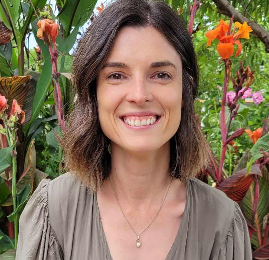 Laura Matairangi, International Travel Broker